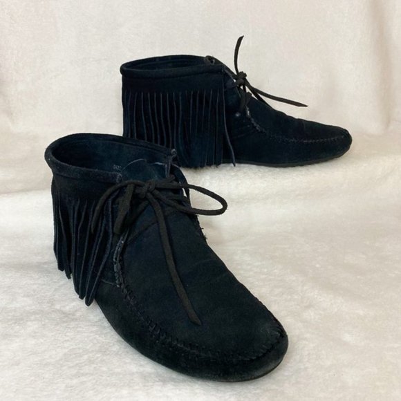 Minnetonka Shoes - Minnetonka Classic Fringe Western Bootie